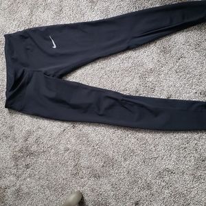 Black Nike leggings